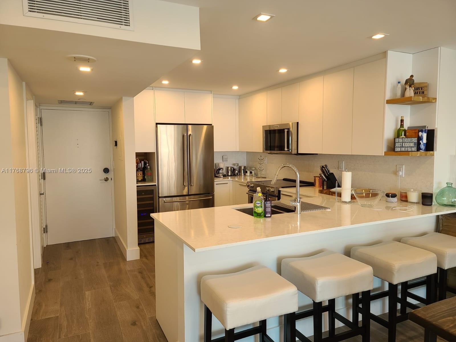 BRICKELL PLACE CONDO - Residential