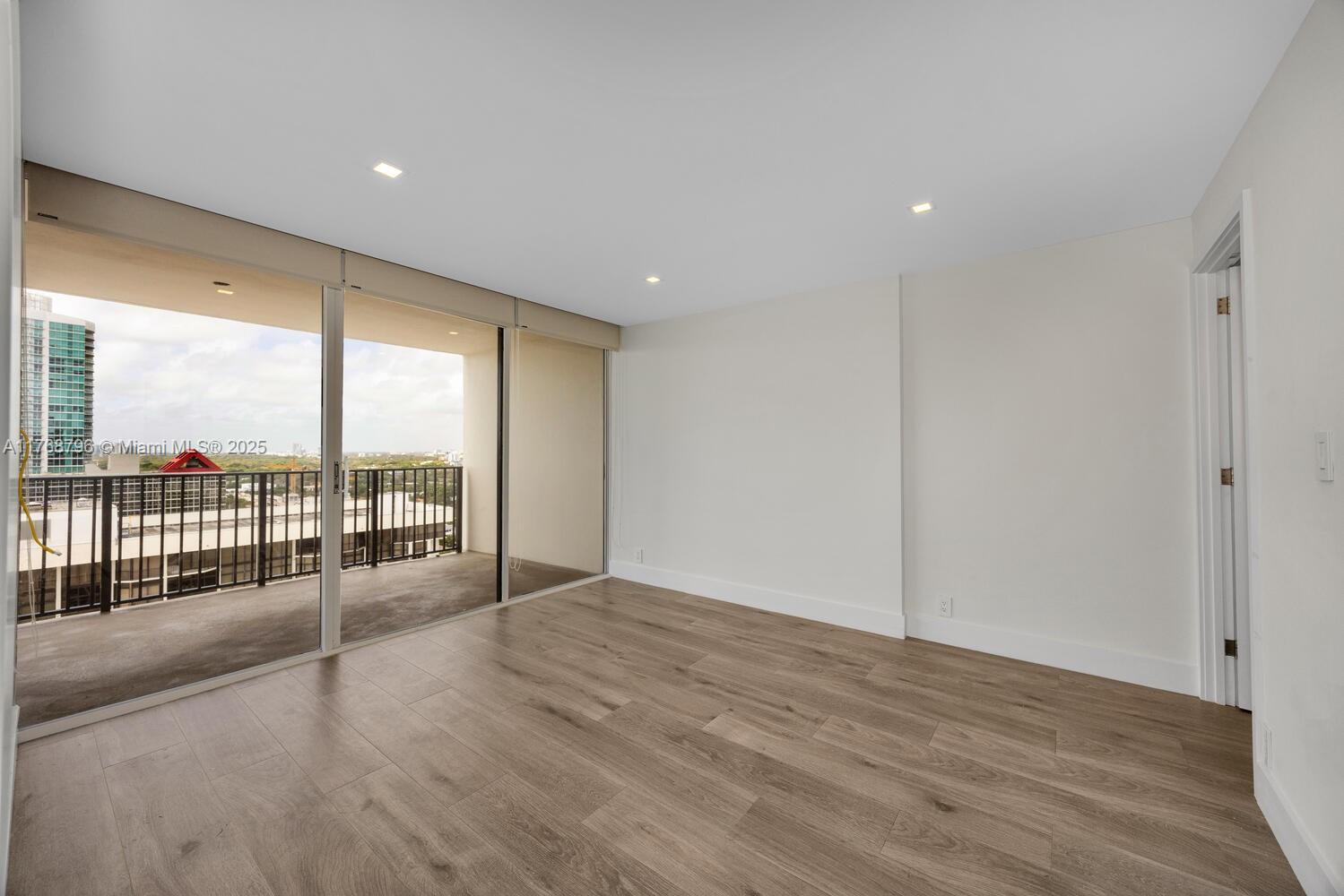 BRICKELL PLACE CONDO - Residential