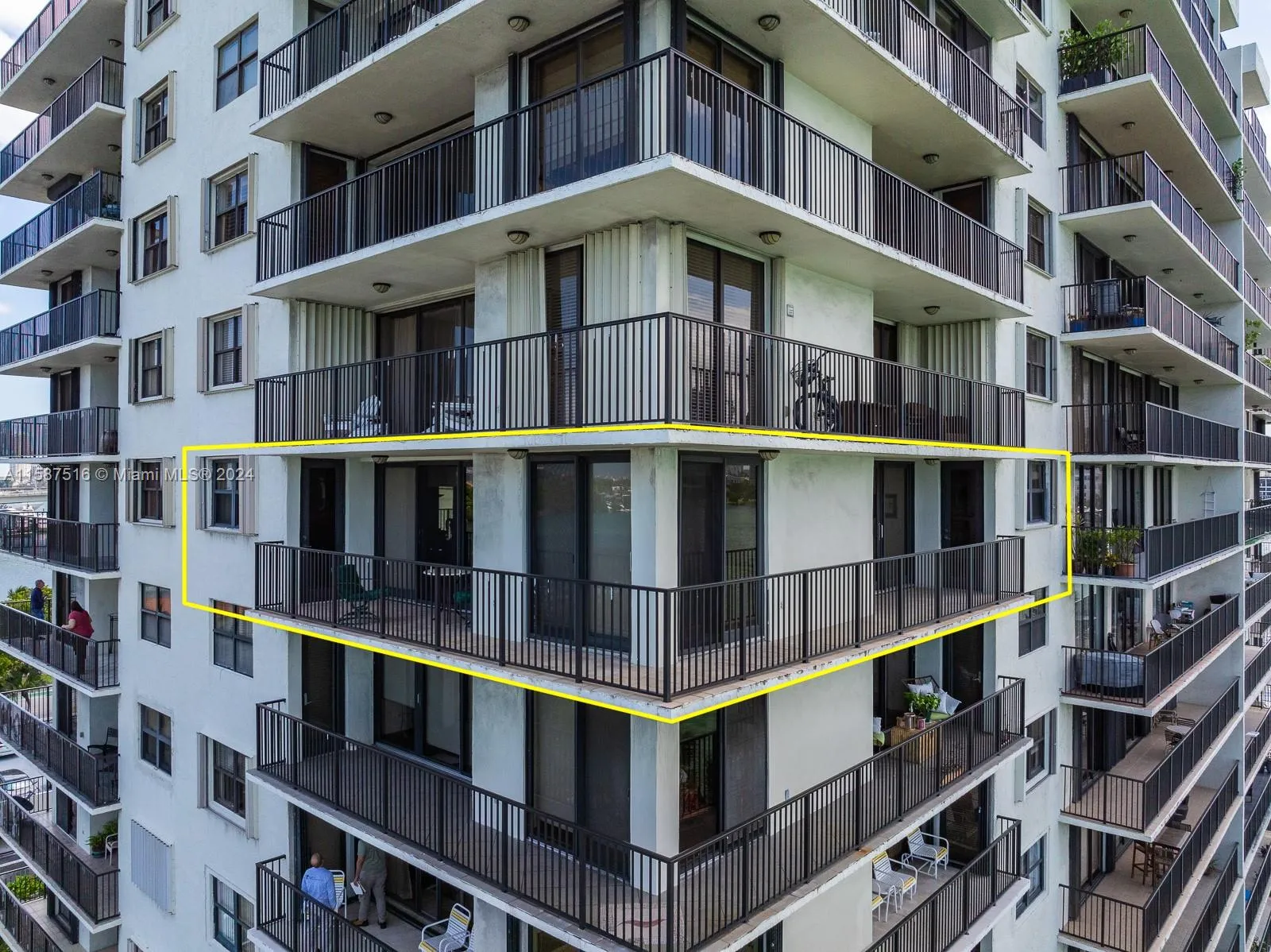 Miami, Florida 33139, United States, 2 Bedrooms Bedrooms, ,3 BathroomsBathrooms,Residential,Active,57384