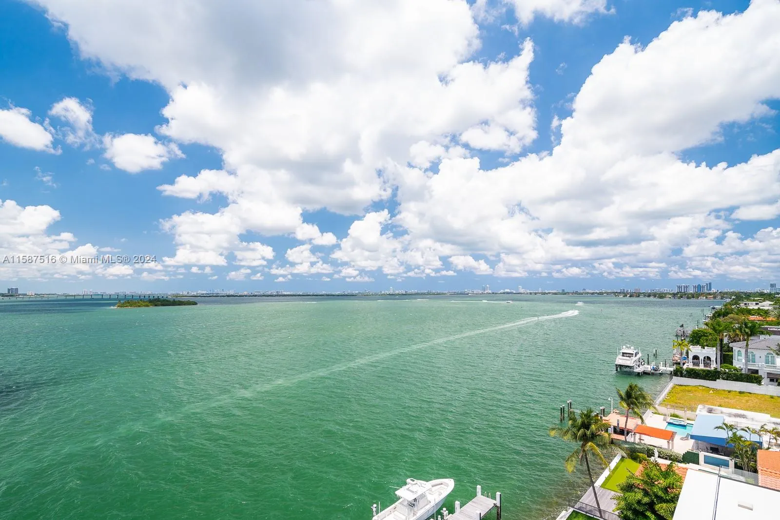 Miami, Florida 33139, United States, 2 Bedrooms Bedrooms, ,3 BathroomsBathrooms,Residential,Active,57384