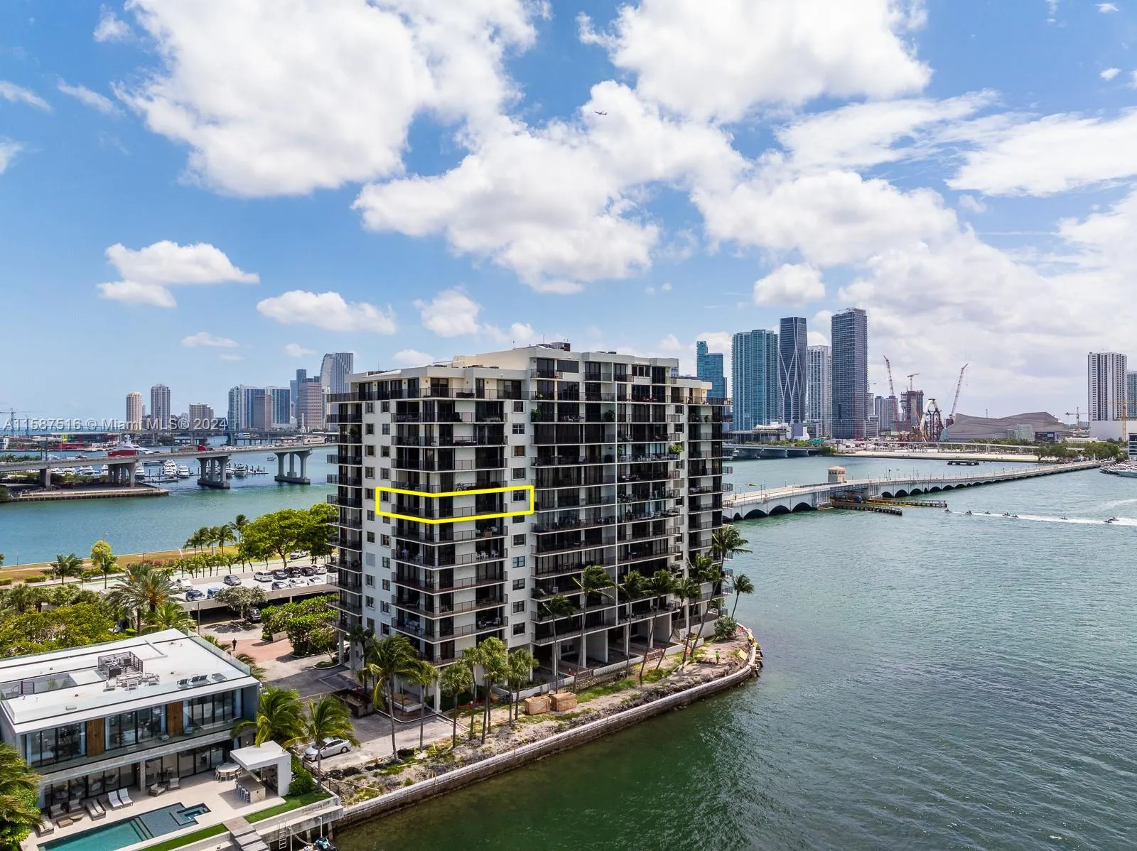 Miami, Florida 33139, United States, 2 Bedrooms Bedrooms, ,3 BathroomsBathrooms,Residential,Active,57384