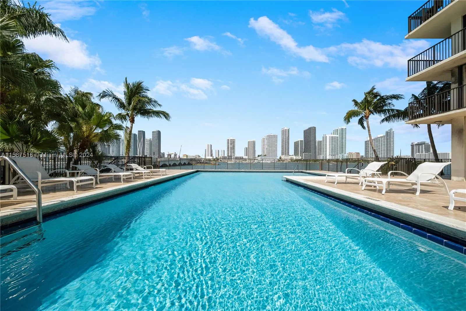 Miami, Florida 33139, United States, 2 Bedrooms Bedrooms, ,3 BathroomsBathrooms,Residential,Active,57384