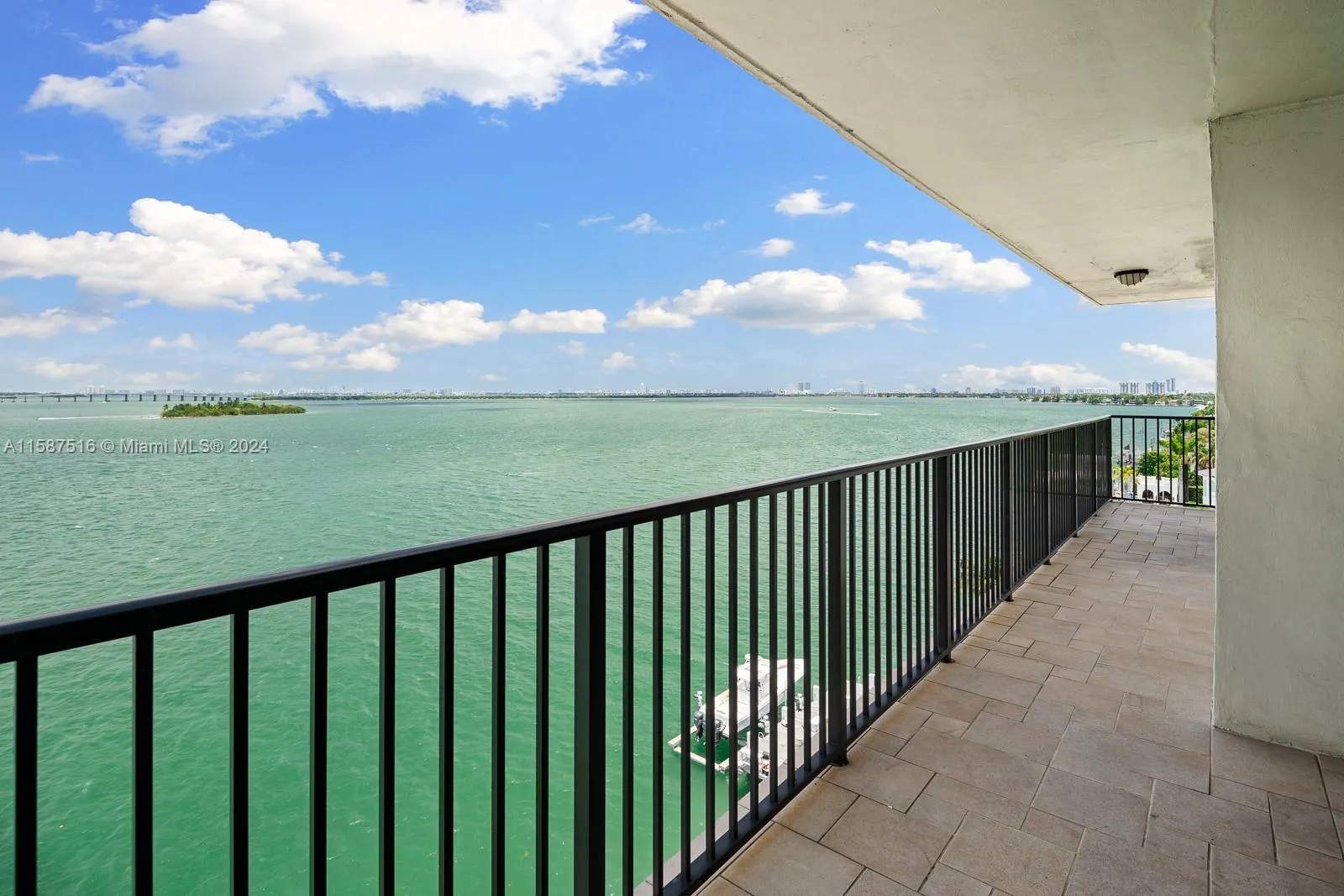 Miami, Florida 33139, United States, 2 Bedrooms Bedrooms, ,3 BathroomsBathrooms,Residential,Active,57384