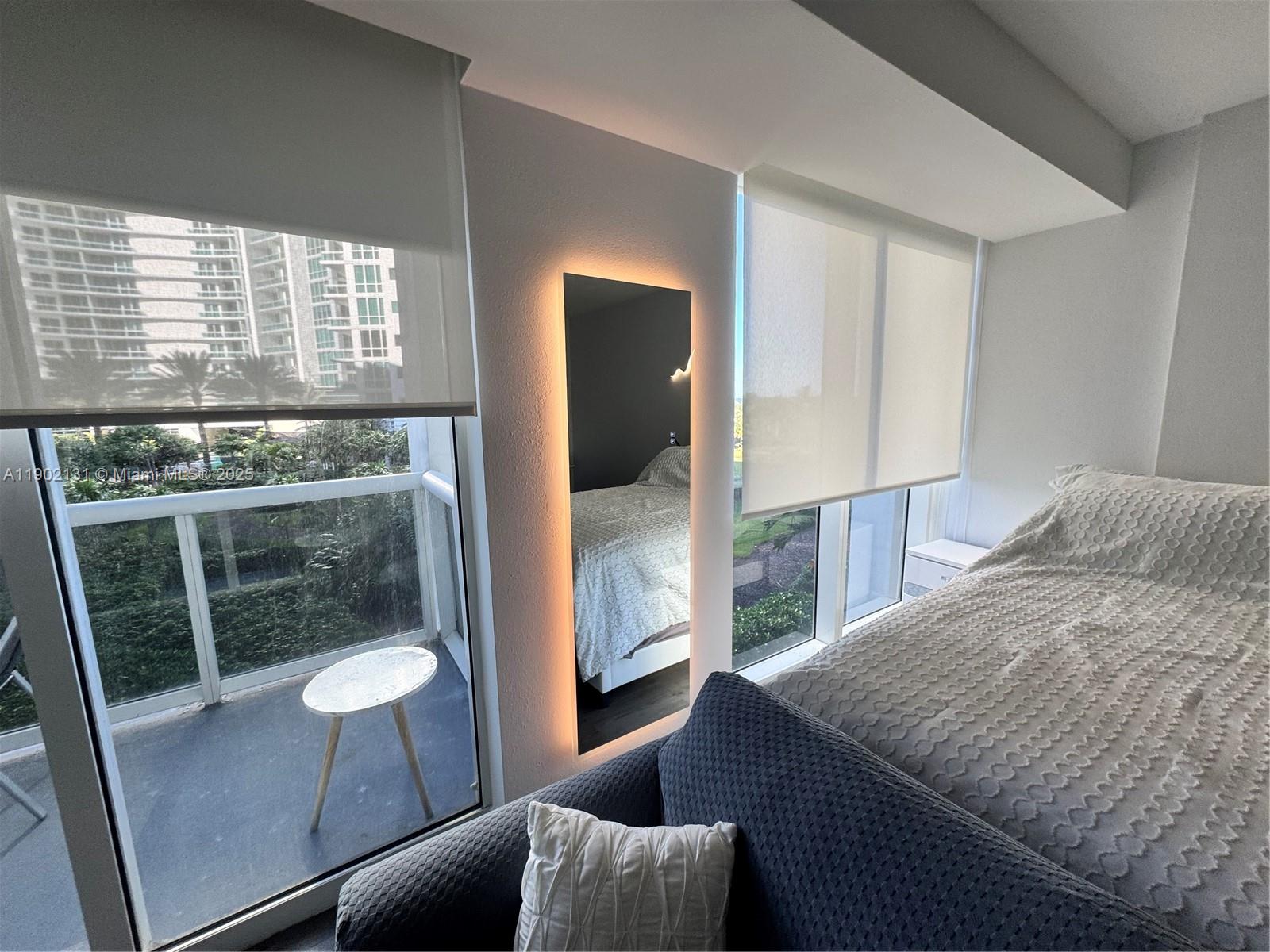 10275 Collins Ave 402