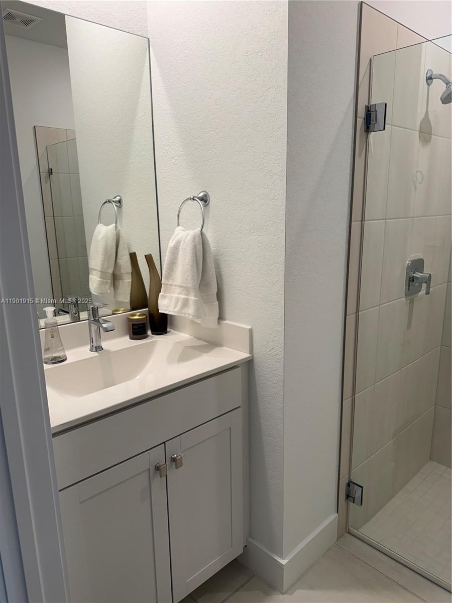 MERRICK SQUARE - Residential Lease