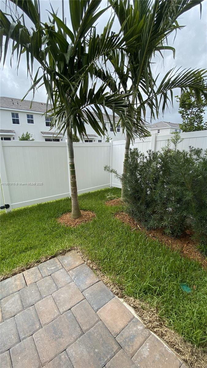 MERRICK SQUARE - Residential Lease