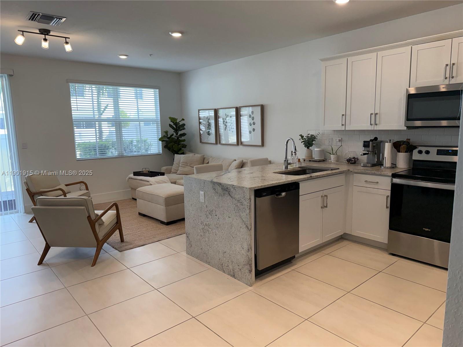 MERRICK SQUARE - Residential Lease