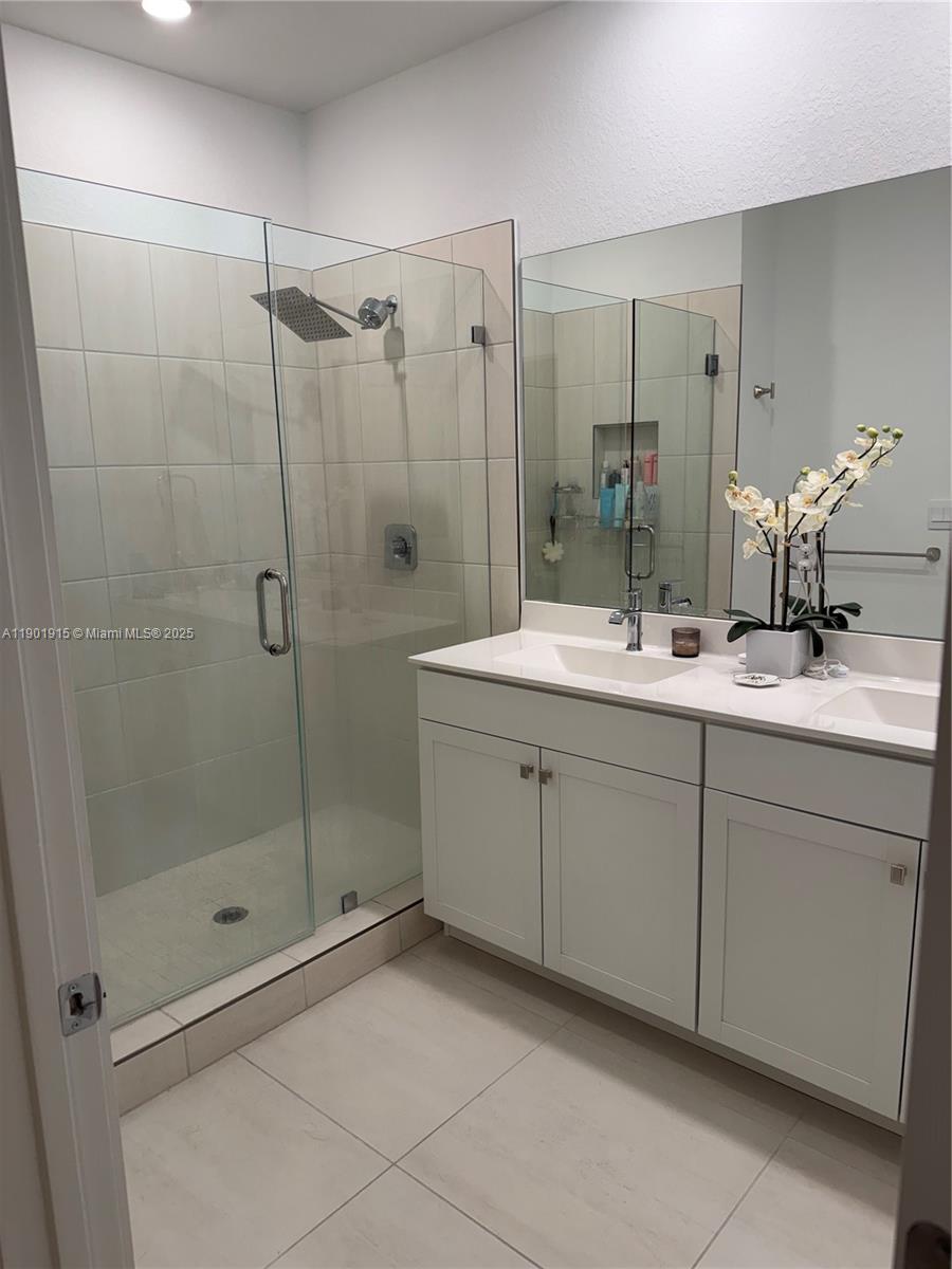 MERRICK SQUARE - Residential Lease