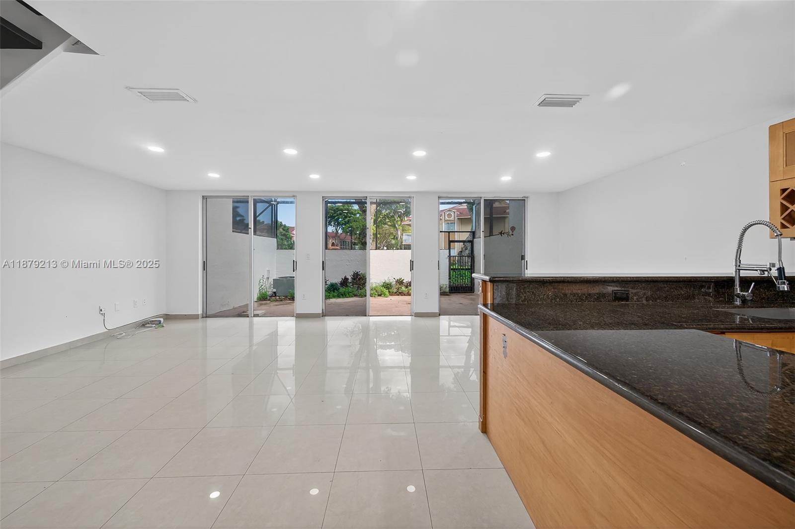 TOWNHOMES OF DORAL PLACE - Residential