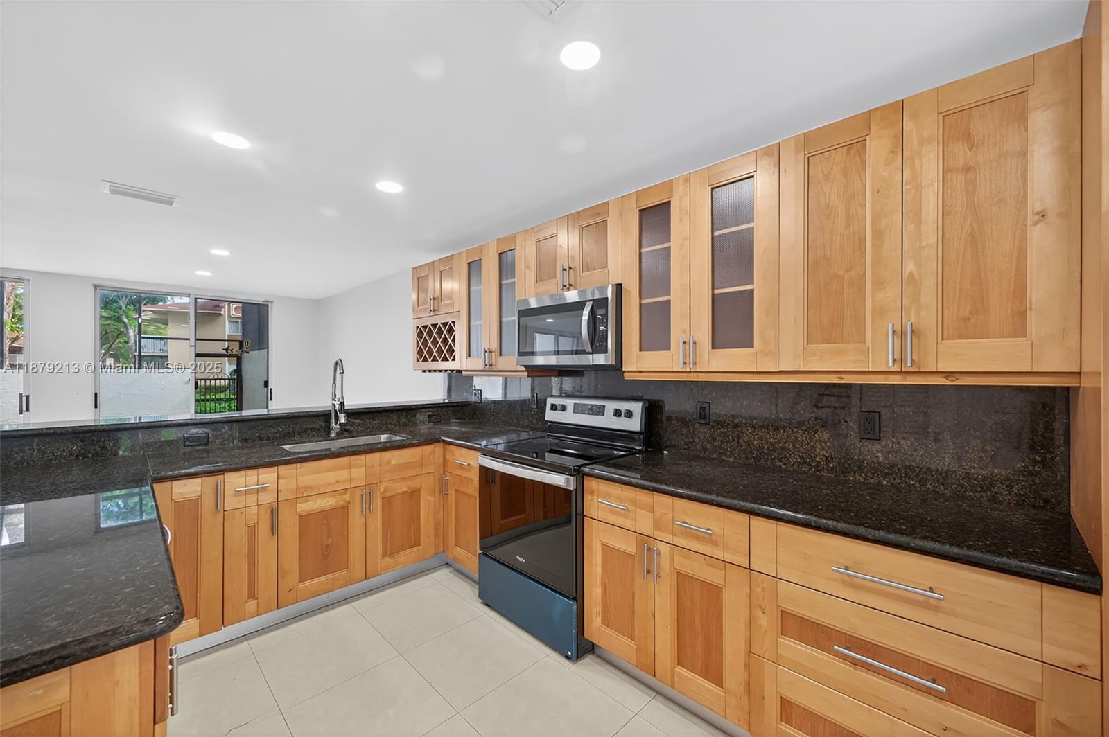 TOWNHOMES OF DORAL PLACE - Residential