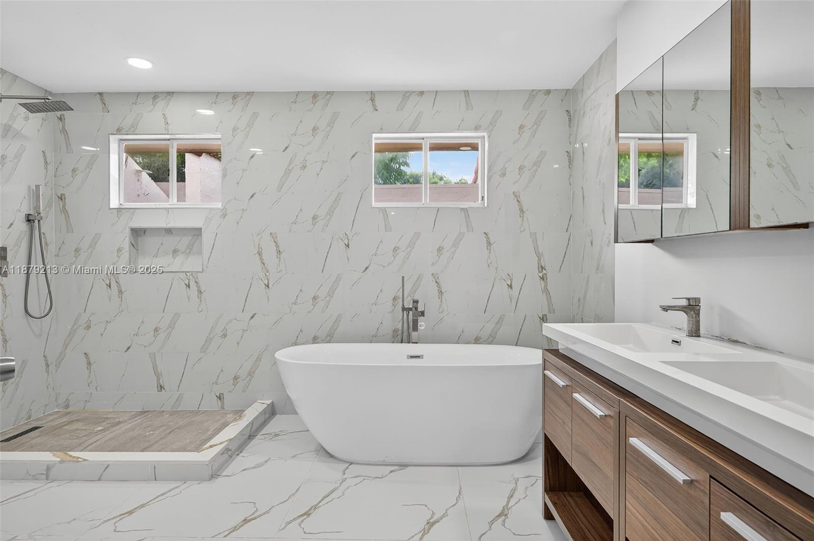 TOWNHOMES OF DORAL PLACE - Residential