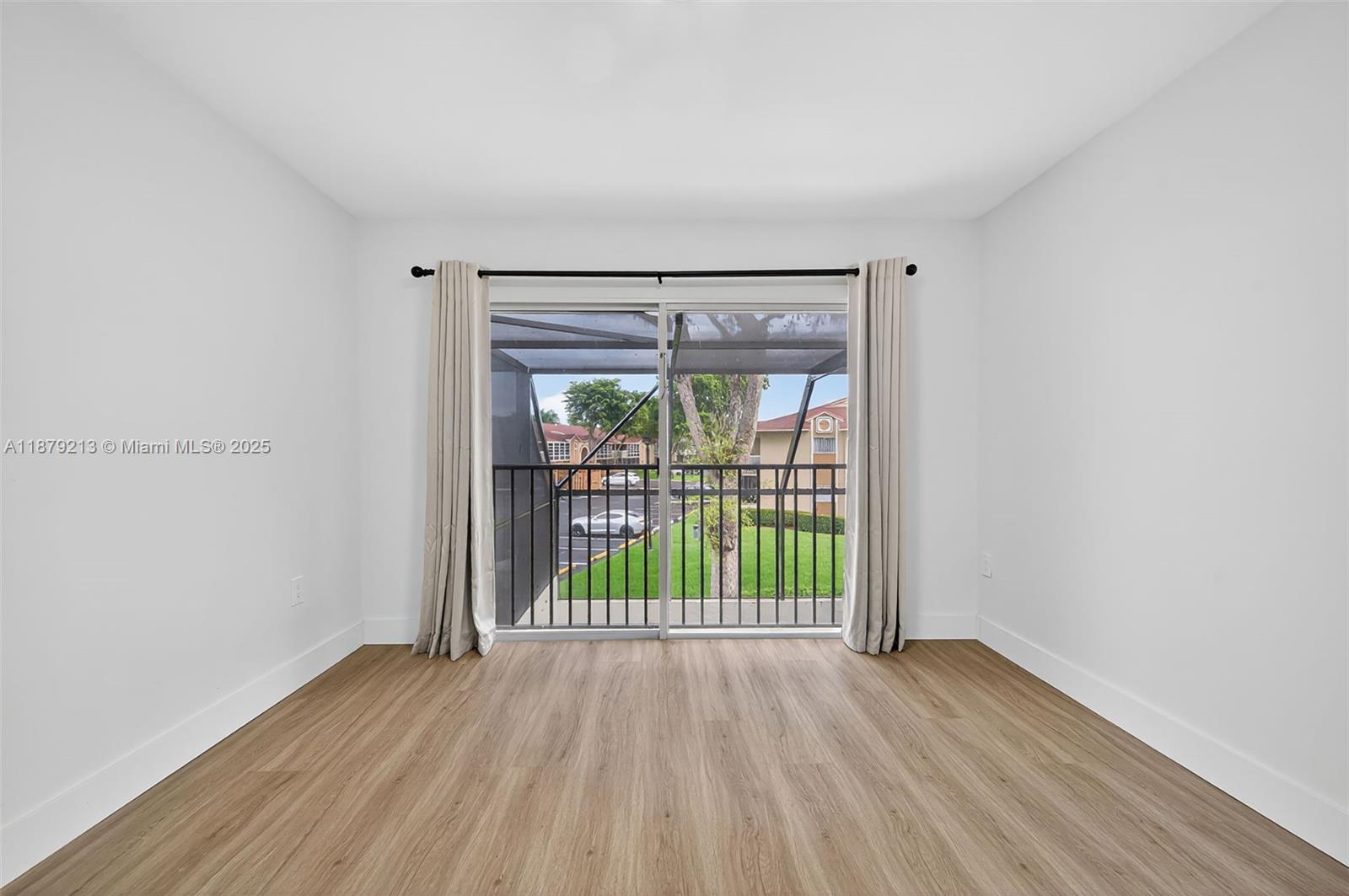 TOWNHOMES OF DORAL PLACE - Residential