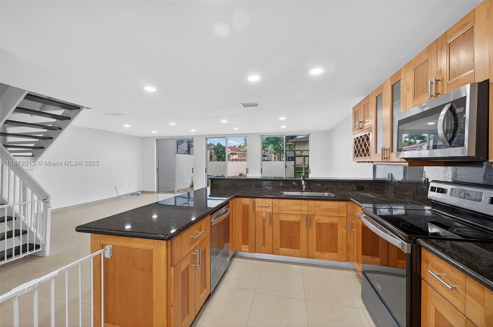 TOWNHOMES OF DORAL PLACE - Residential