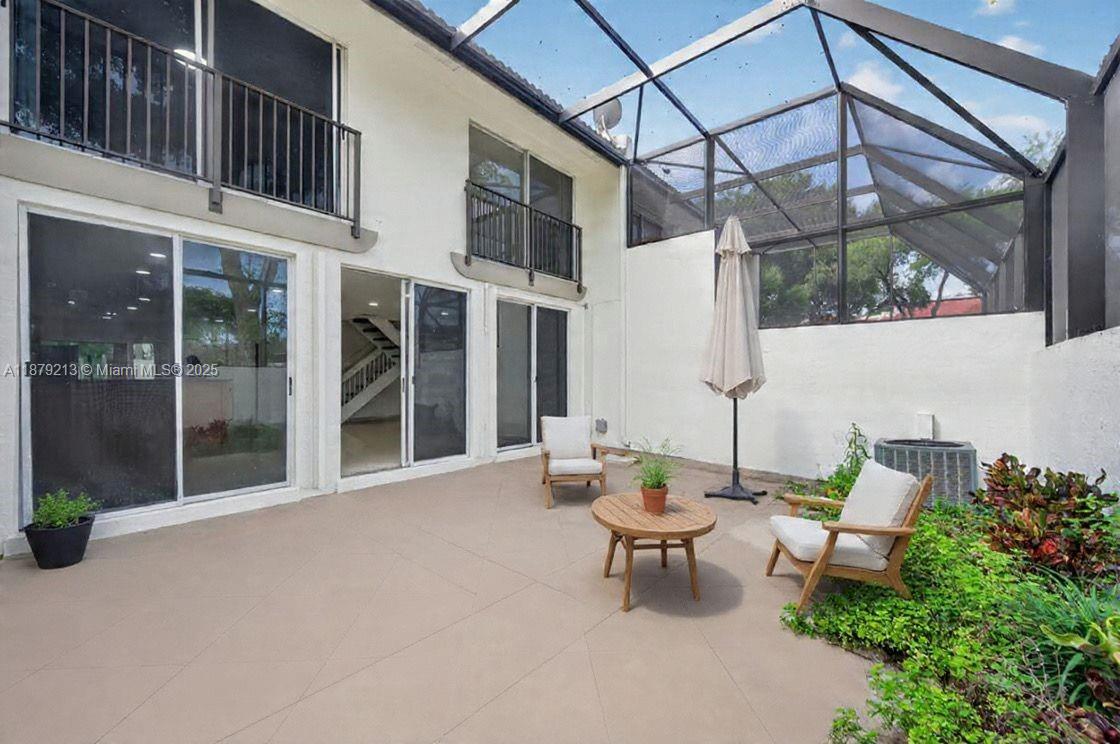 TOWNHOMES OF DORAL PLACE - Residential