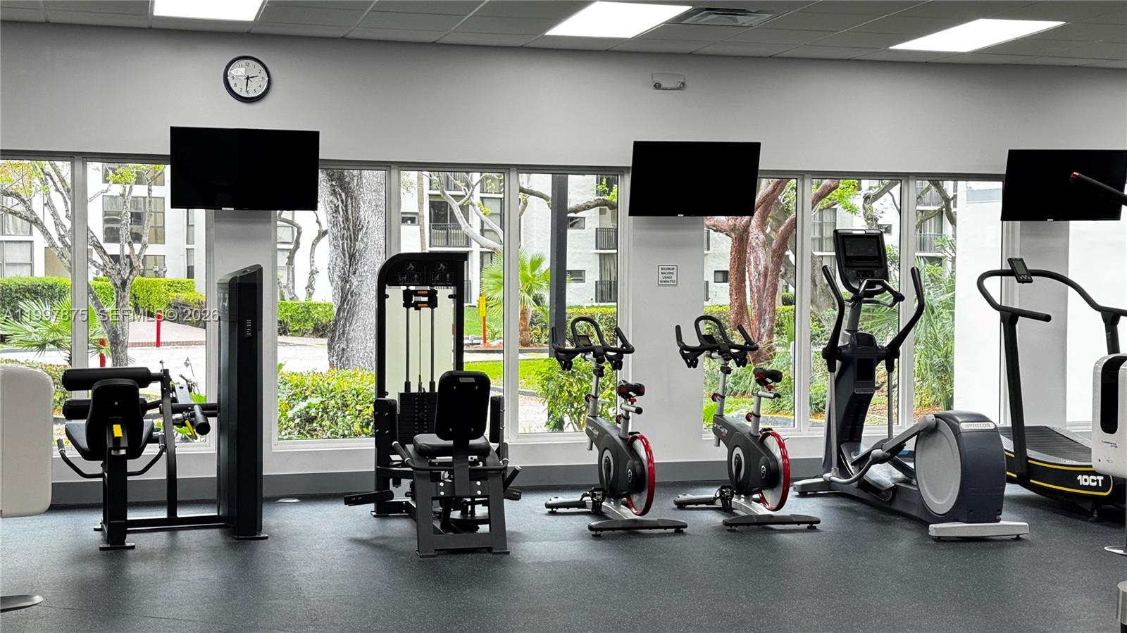 PLAZA OF AMERICAS CONDO P - Residential Lease