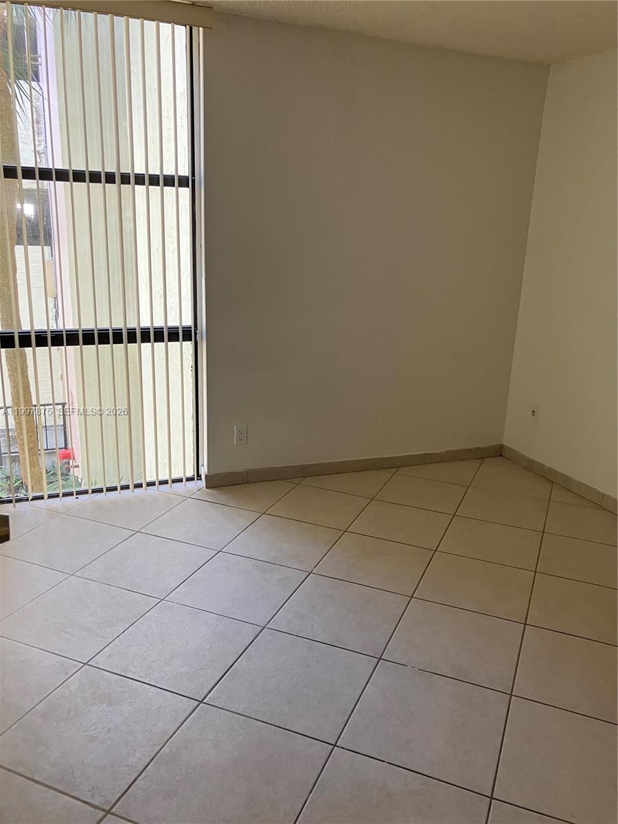 PLAZA OF AMERICAS CONDO P - Residential Lease