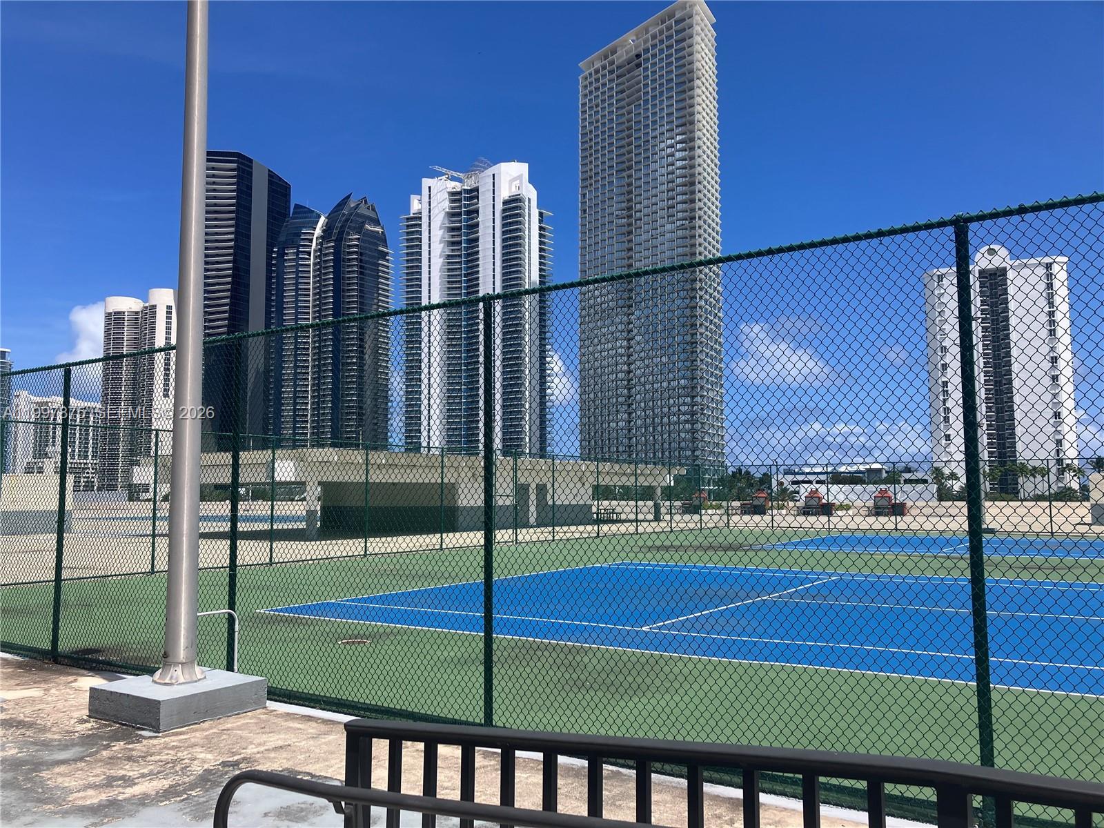 PLAZA OF AMERICAS CONDO P - Residential Lease