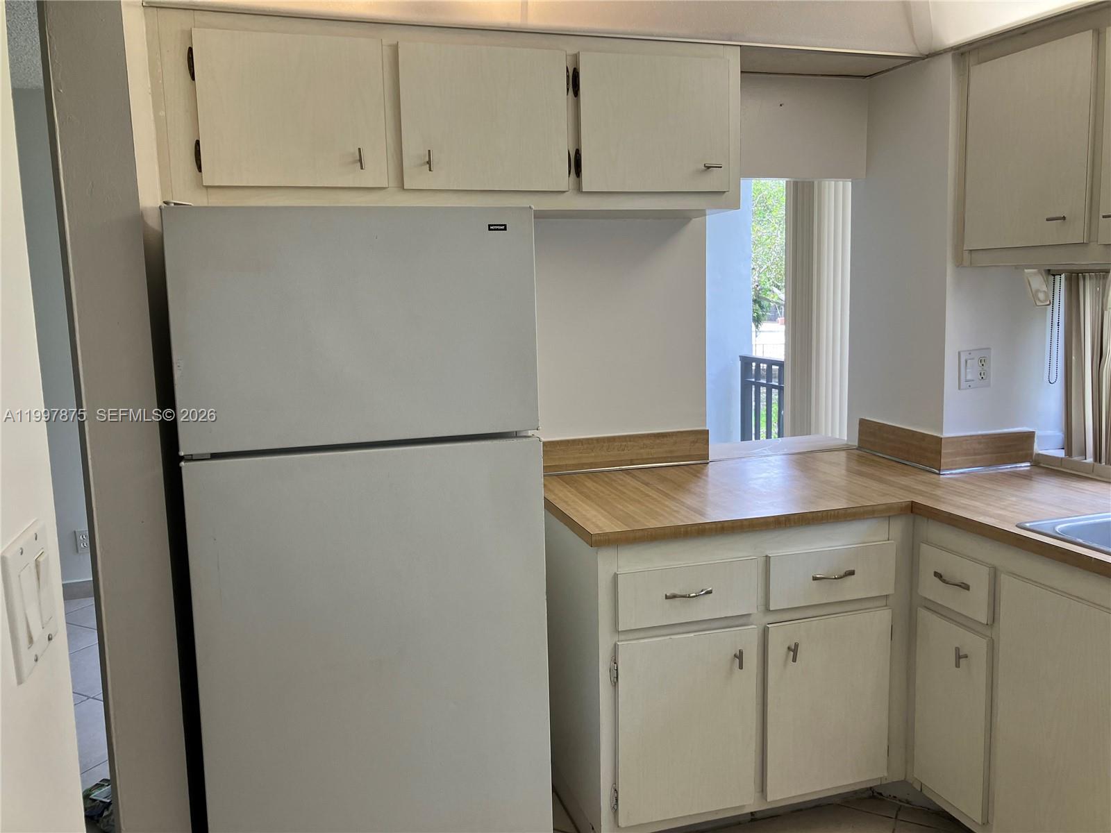 PLAZA OF AMERICAS CONDO P - Residential Lease