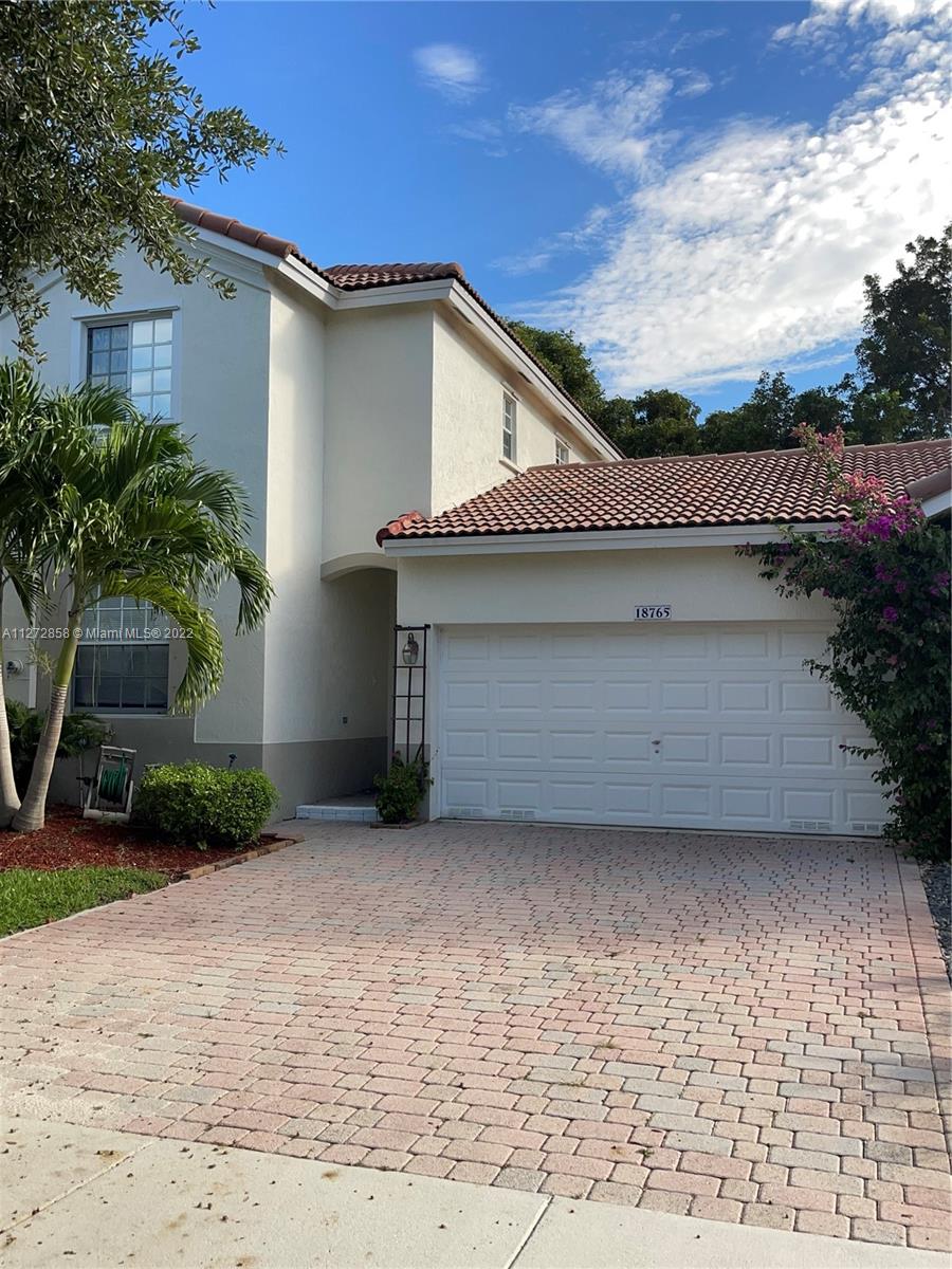 BEAUTIFUL AND SPACIOUS TOWNHOME IN THE DESIRABLE COMMUNITY OF SUNSET LAKES IN GRAND KEY. 3 BEDROOMS AND 3 FULL BATHROOMS, 2 CAR GARAGE PLUS DRIVEWAY, TILE FLOORS DOWNSTAIRS, LAMINATE UPSTAIRS. ONE FULL BEDROOM AND BATHROOM DOWNSTAIRS, LOTS OF STORAGE, BREAKFAST NOOK, LAUNDRY ROOM WITH FULL SIZE WASHER & DRYER, AND MUCH MORE! THE COMMUNITY AT SUNSET LAKES HAS A RESORT-STYLE POOL, KIDDIE POOL, BASKETBALL COURTS, TENNIS COURTS, VOLLEYBALL, CLUBHOUSE, GYM, PARKS, AND PLAYGROUNDS. GRAND KEY HAS A COMMUNITY POOL AND A PLAYGROUND. CLOSE TO SHOPPING CENTERS, HOSPITALS, SCHOOLS, PARKS, AND MAJOR HIGHWAYS.
***ASSOCIATION REQUIRES ALL OCCUPANTS OVER 18 TO HAVE A 660 CREDIT SCORE***