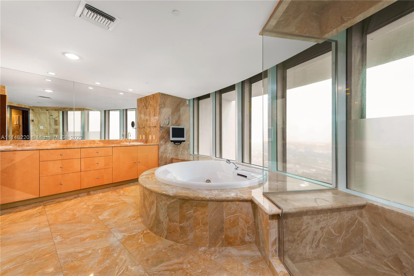 SANTA MARIA CONDO - Residential