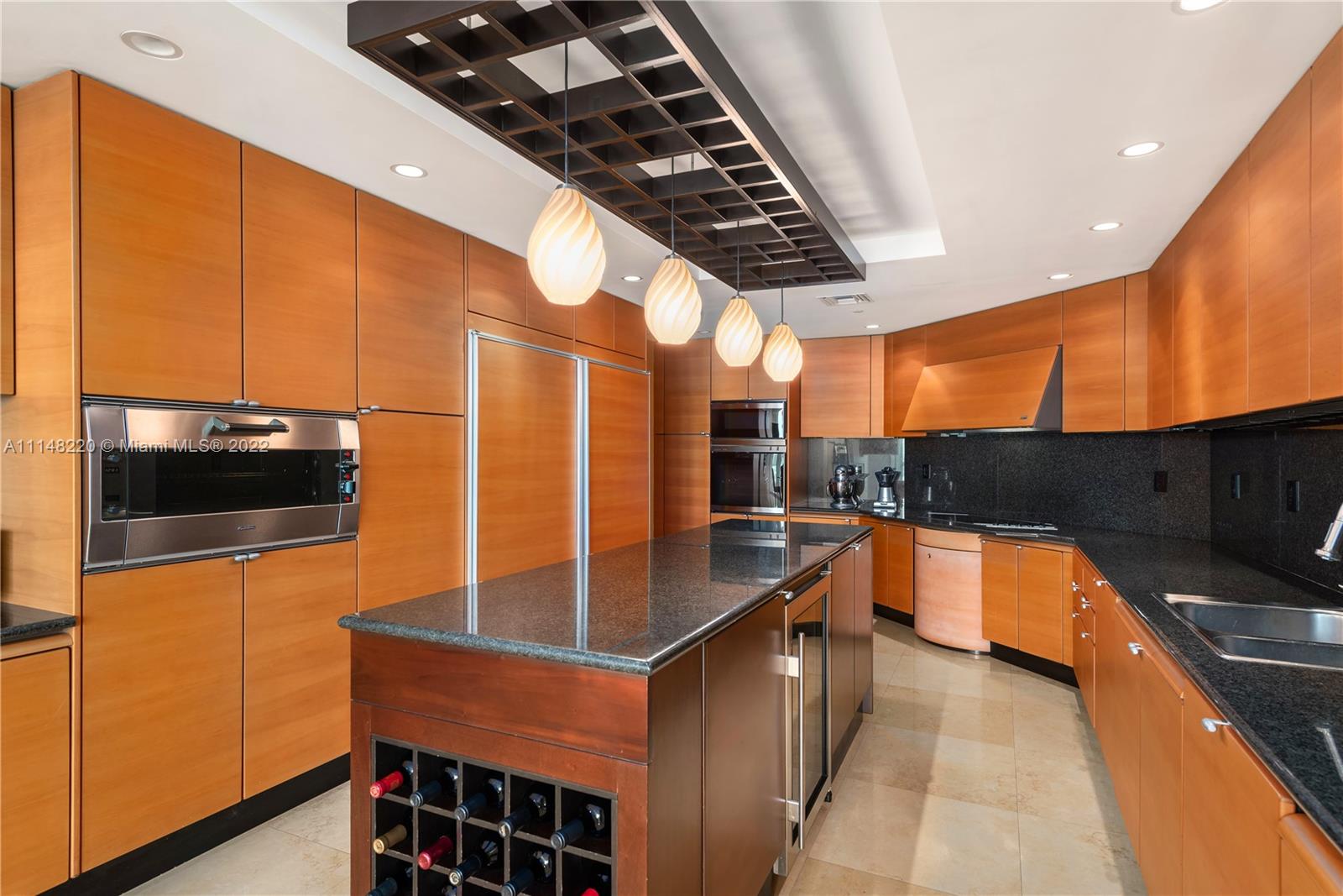 SANTA MARIA CONDO - Residential