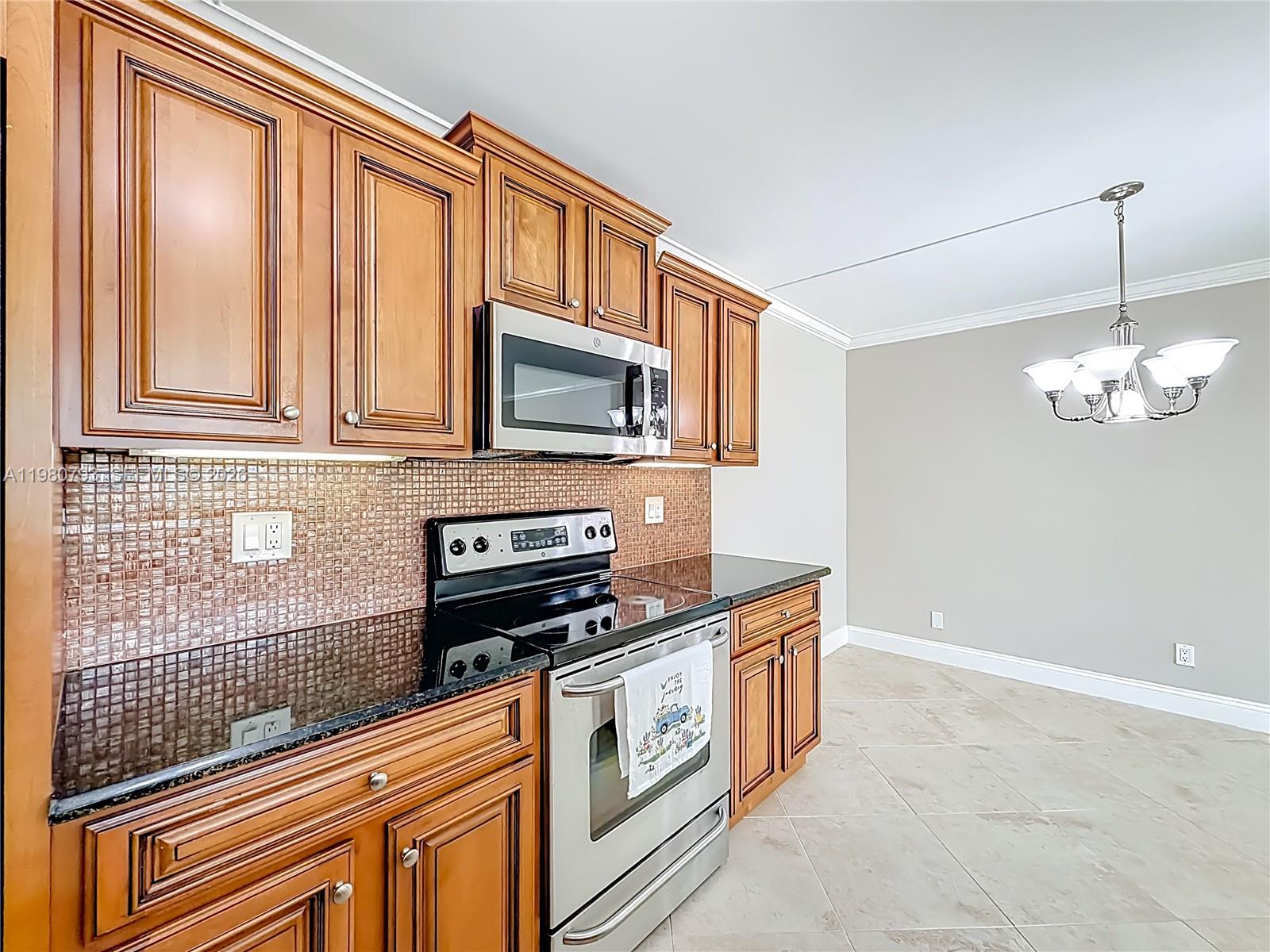 RIVER REACH CONDOMINIUM V - Residential Lease