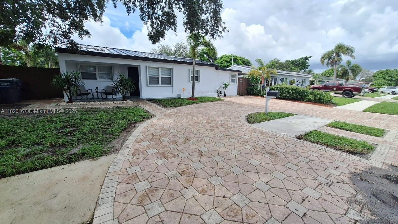 Property for Sale at 6810 Douglas St, Hollywood, Broward County, Florida - Bedrooms: 3 
Bathrooms: 3  - $624,900