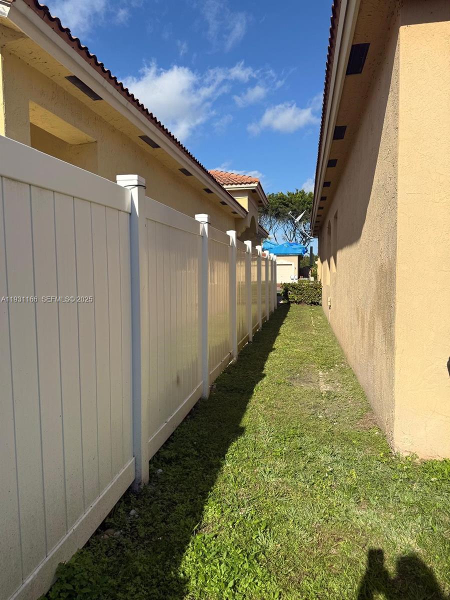 PORTOFINO BAY - Residential Lease