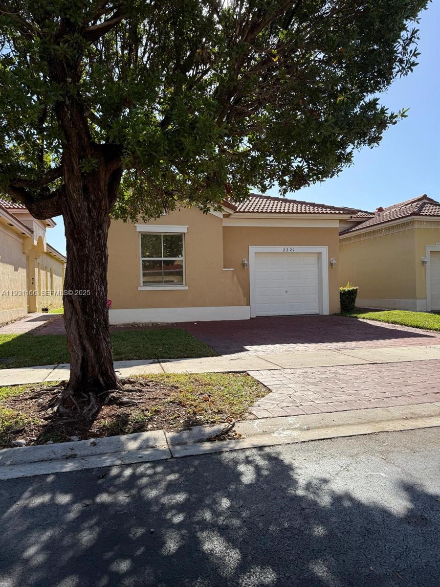 PORTOFINO BAY - Residential Lease