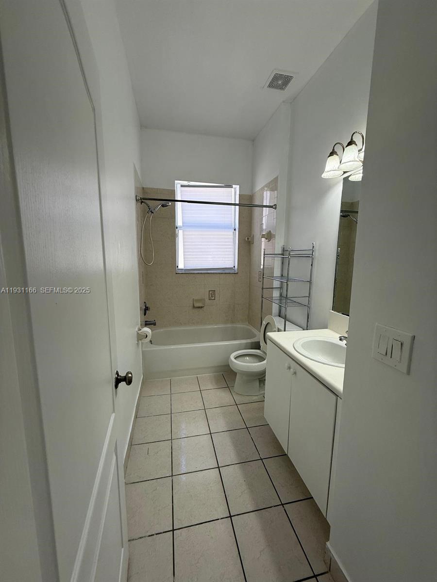 PORTOFINO BAY - Residential Lease