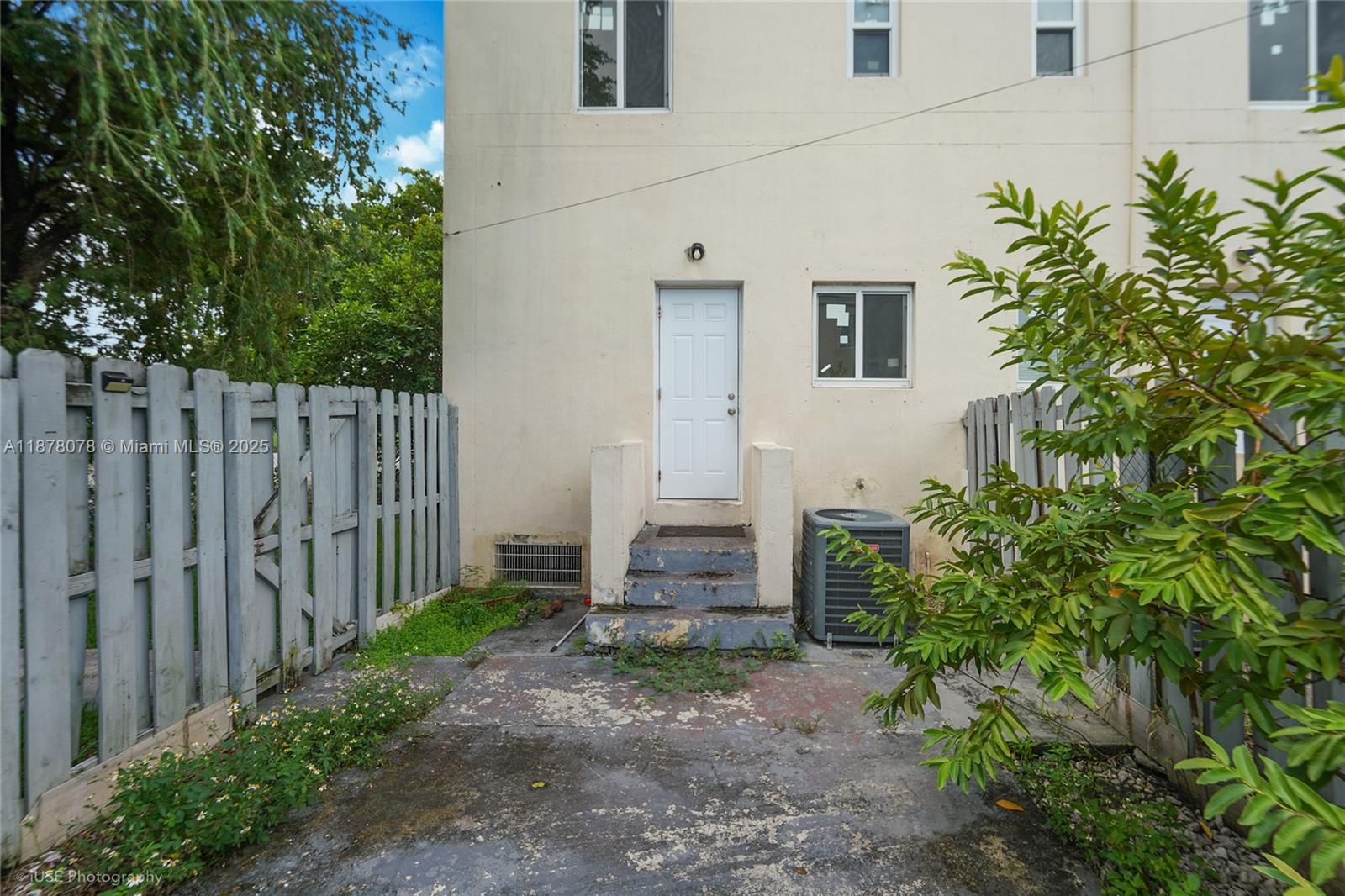 SUNSET PALM VILLAS CONDO - Residential