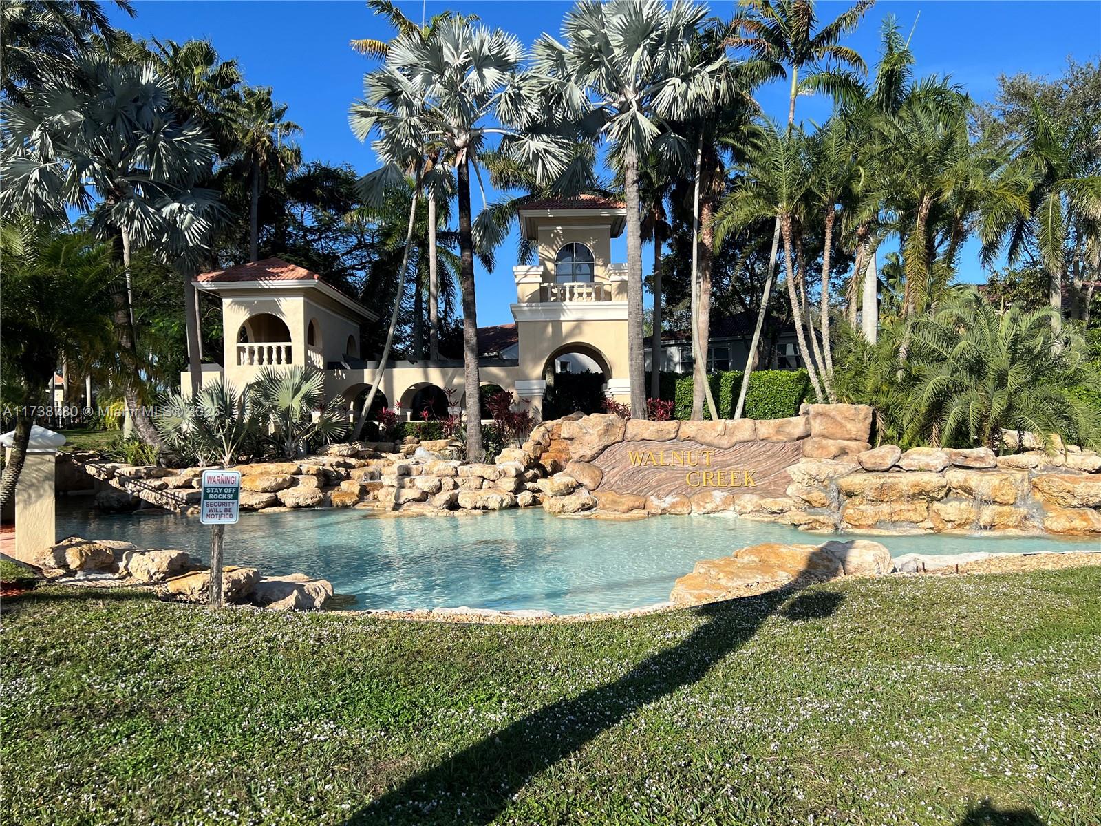 Beautiful Townhouse in Walnut Creek(Palm Brook), 3 Bedrooms, 21/2 Bathrooms, Open Kitchen,
Living Room, Laminate Floor, Stanless-Steel Appliances, Very Good Conditions, with All Ammenites, Pool Gym,Tennis,Playground and More
Perfect property for investors, already has rent 3200