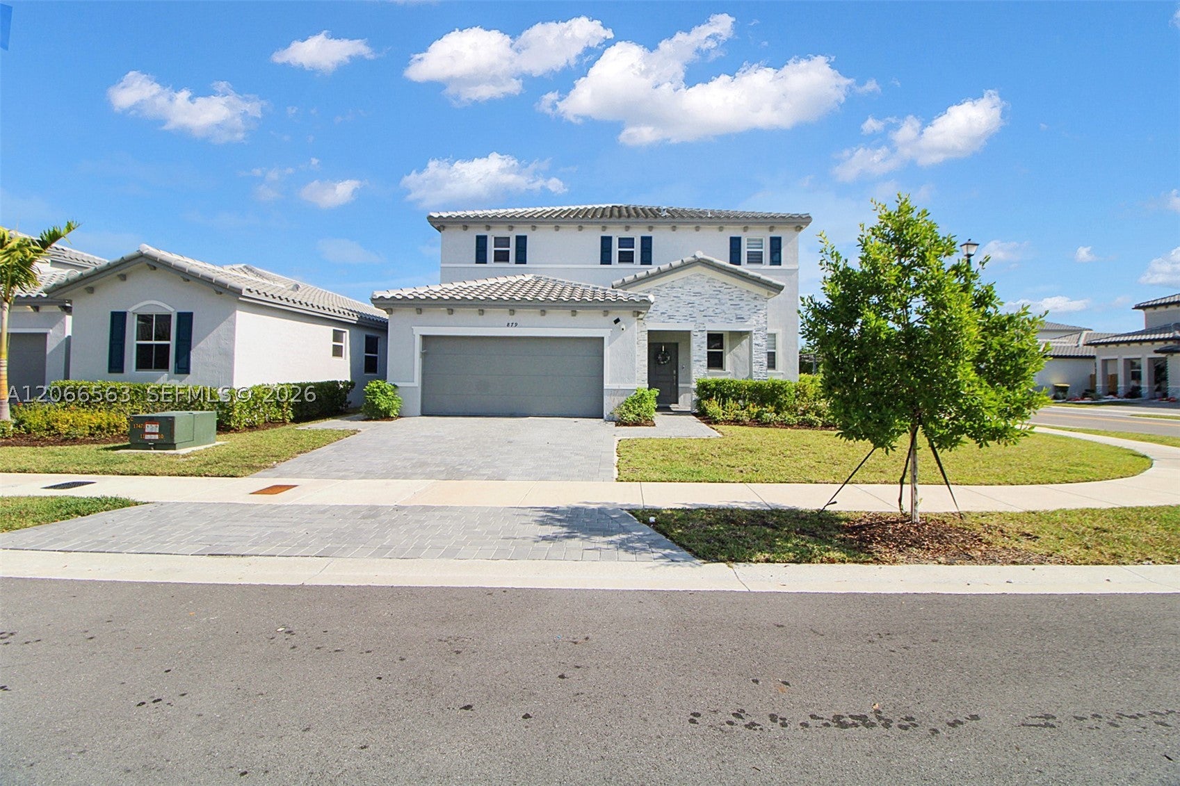 879 SE 26th Ter