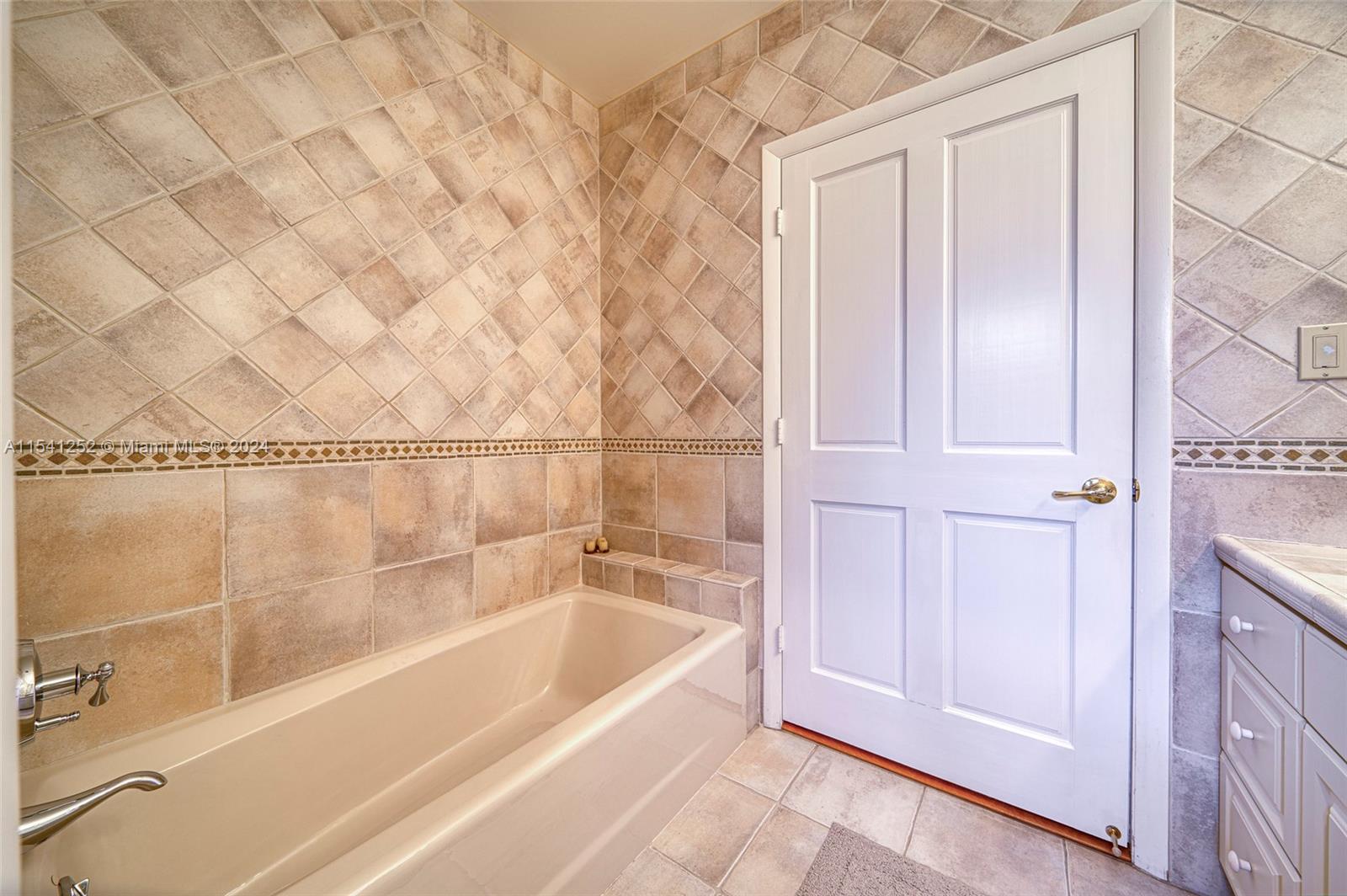 CORAL GABLES BILTMORE SEC - Residential