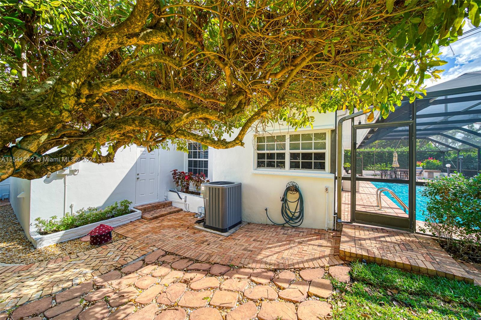 CORAL GABLES BILTMORE SEC - Residential