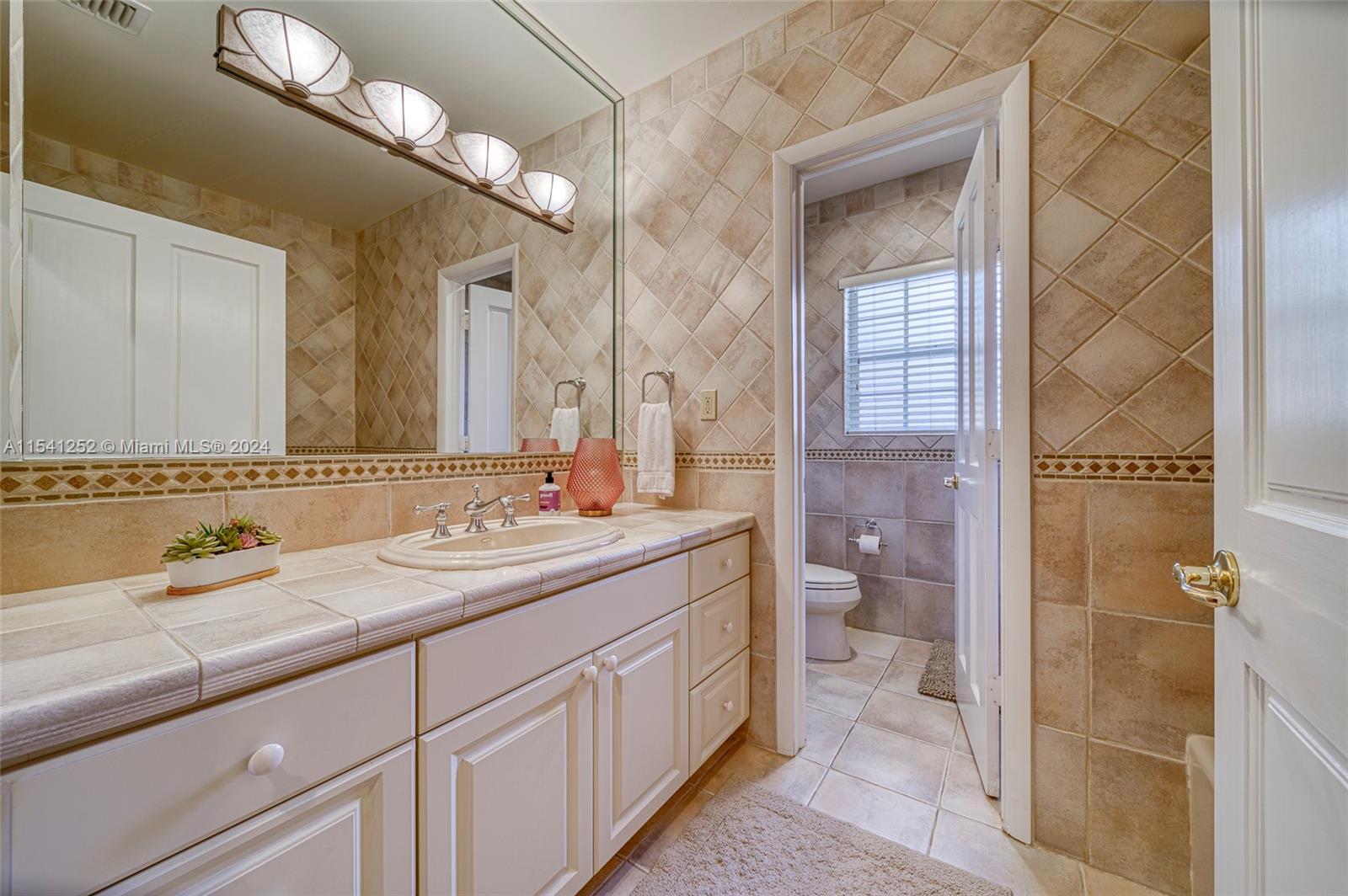 CORAL GABLES BILTMORE SEC - Residential