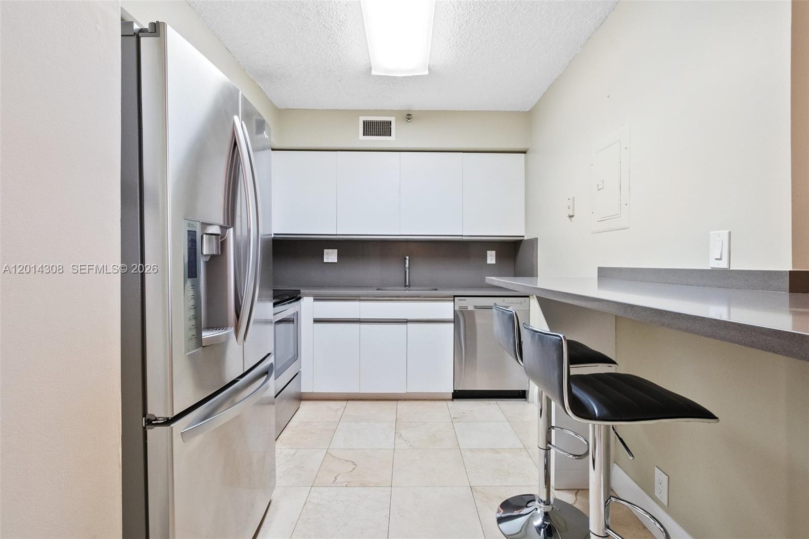 MYSTIC POINTE TOWER 600 C - Residential Lease