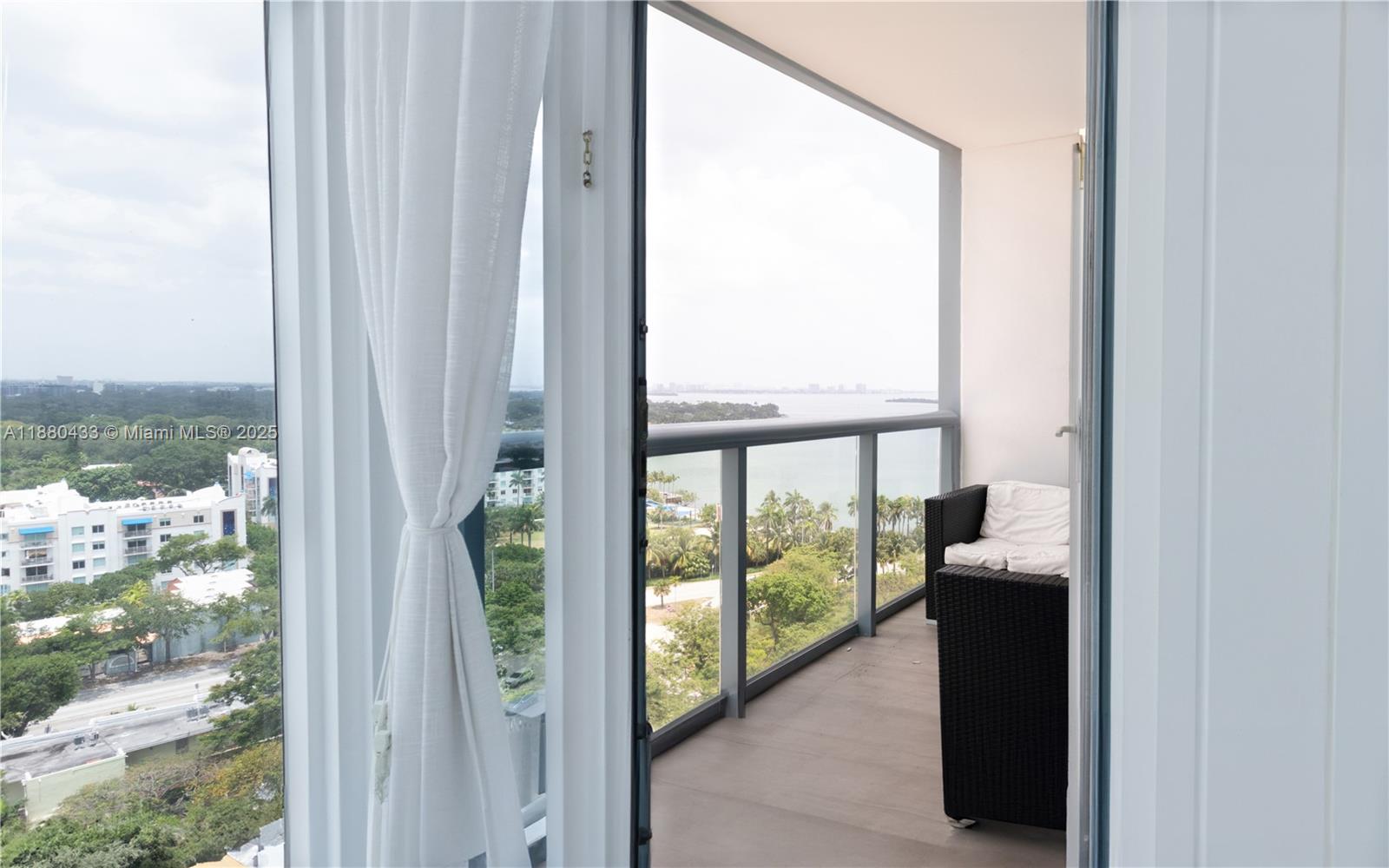 BLUE CONDO - Residential Lease