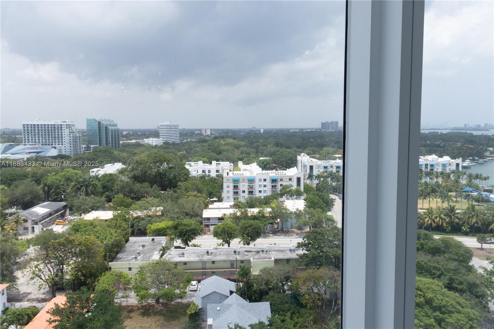 BLUE CONDO - Residential Lease