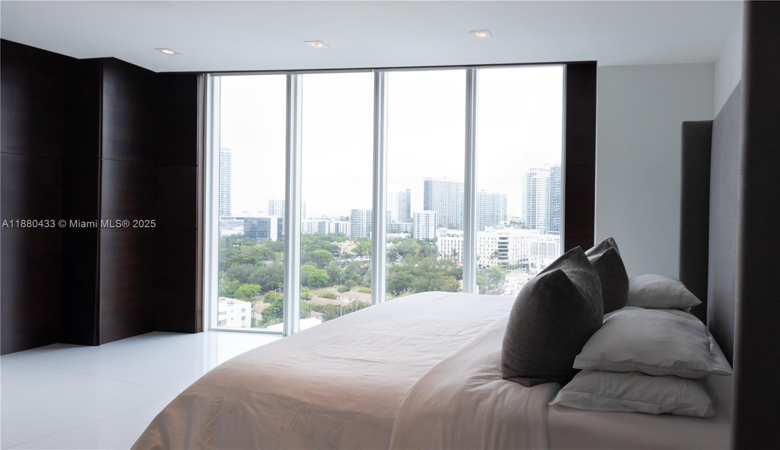 BLUE CONDO - Residential Lease