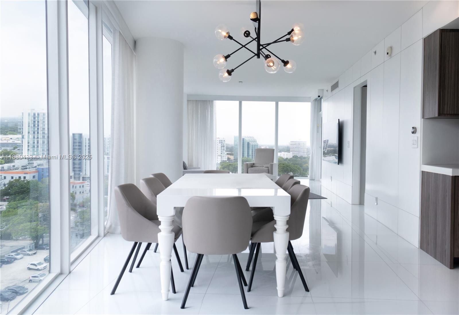 BLUE CONDO - Residential Lease