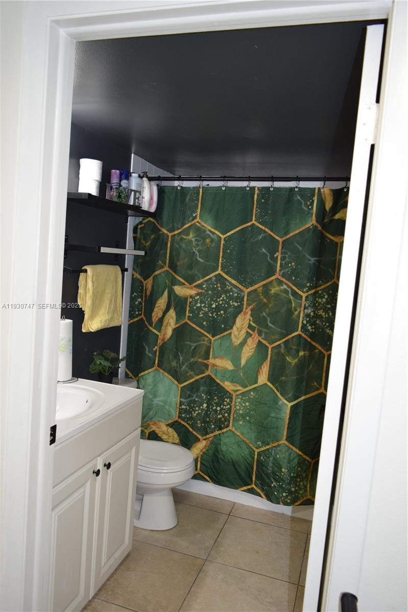 SAGA BAY GARDENS CONDO - Residential