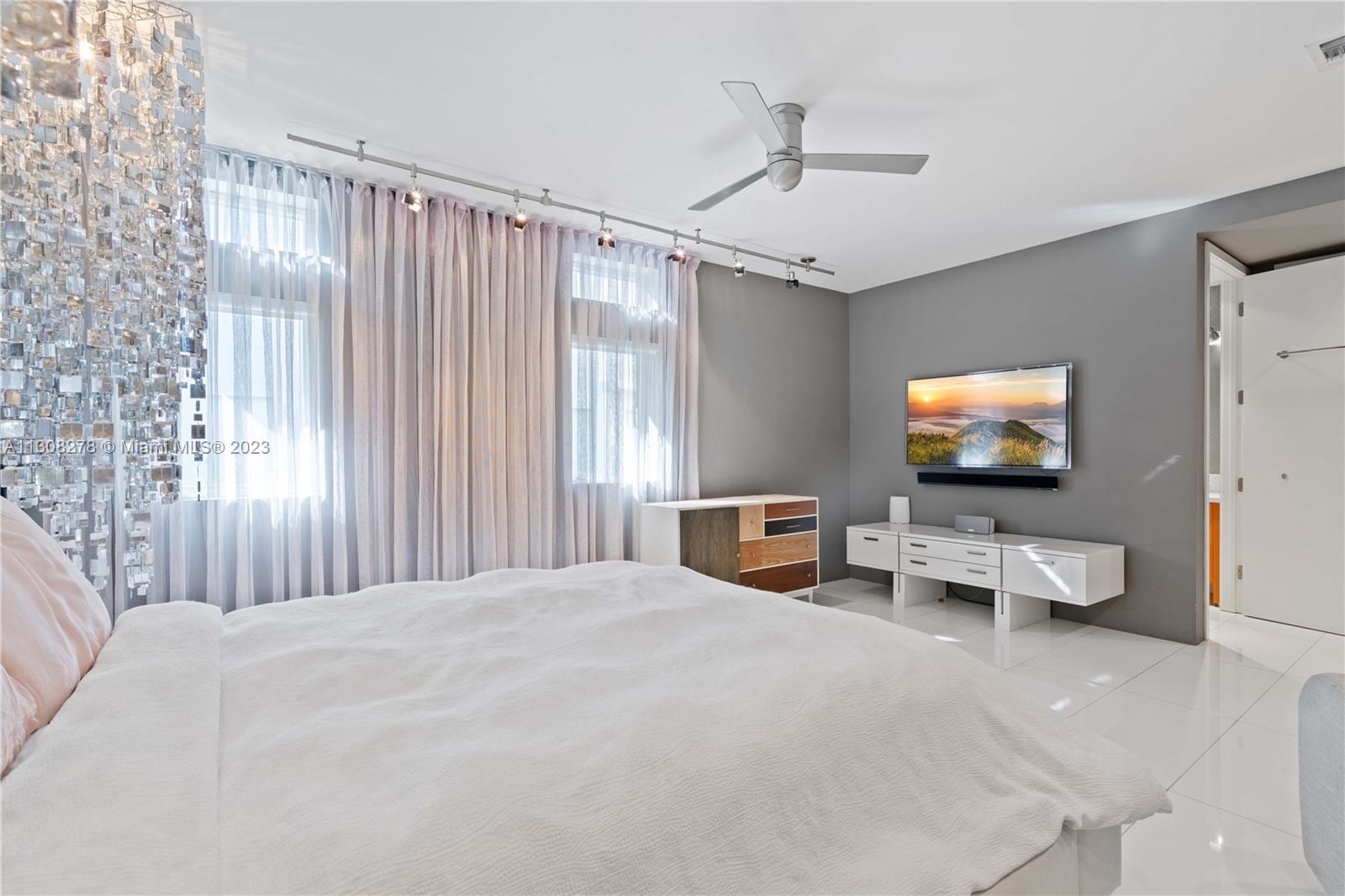 AQUA AT ALLISON ISLAND - Residential