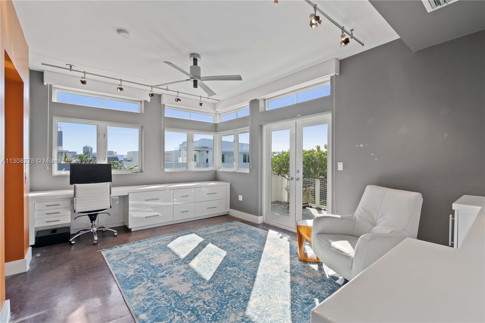AQUA AT ALLISON ISLAND - Residential