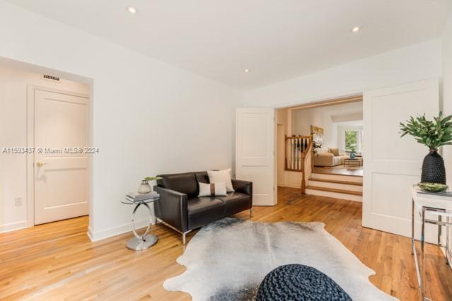 CORAL GABLES RIVIERA SEC - Residential