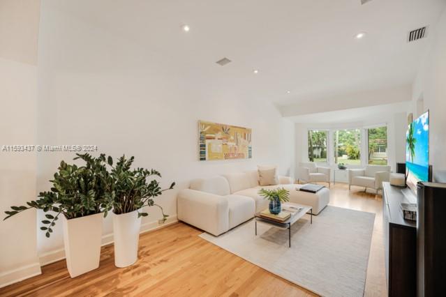 CORAL GABLES RIVIERA SEC - Residential