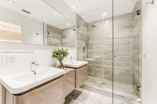 CORAL GABLES RIVIERA SEC - Residential