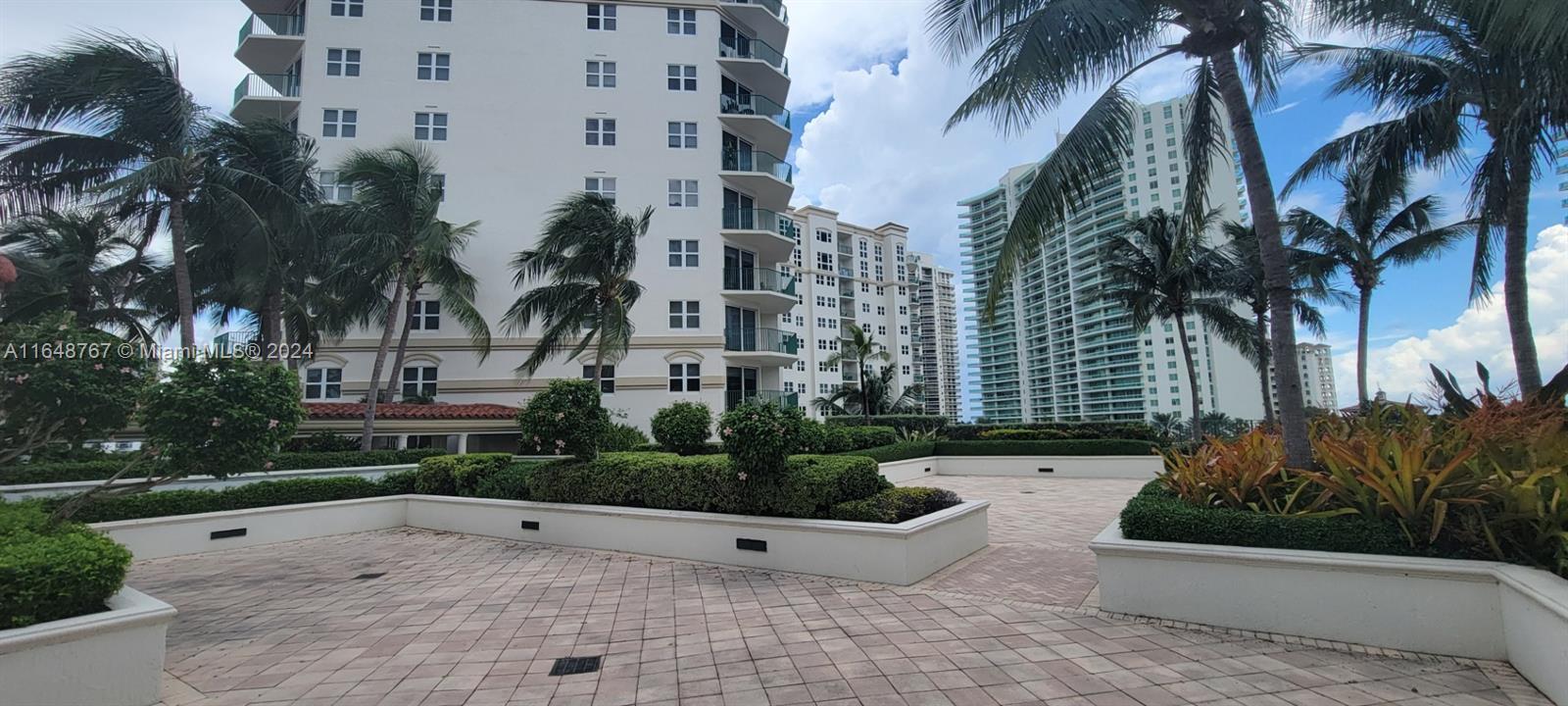TURNBERRY VILLAGE SO TOWE - Residential