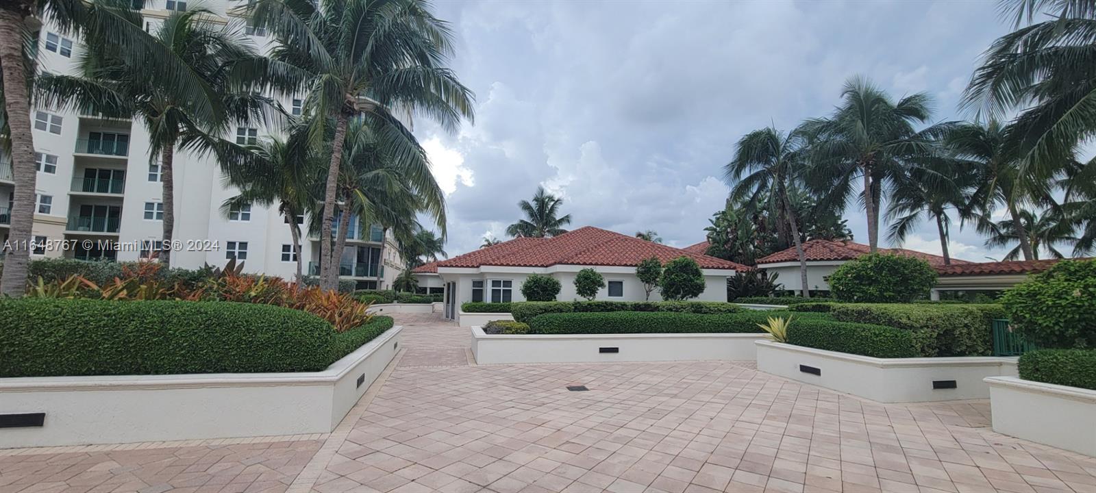 TURNBERRY VILLAGE SO TOWE - Residential