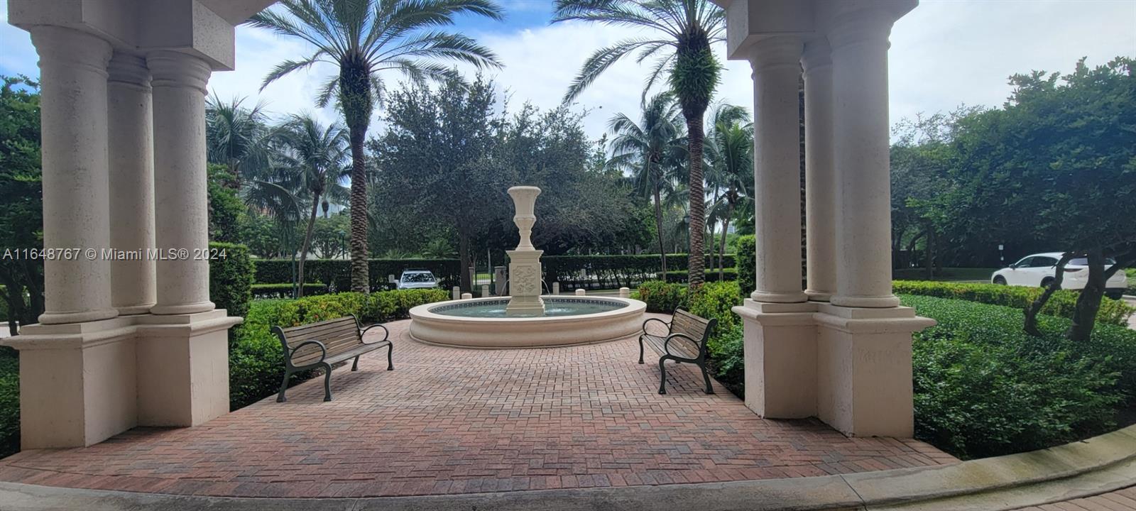 TURNBERRY VILLAGE SO TOWE - Residential